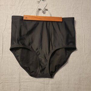 Raisins Curve Black Bathing Suit Bottoms, 16W